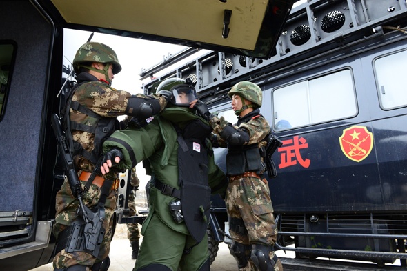 英国进口MK5排爆服、SE153搜爆服各到货20套！欢迎下单！