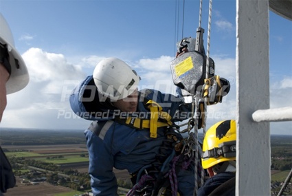 北京凌天成为 美国Power quick  公司 自动升降机 一级代理