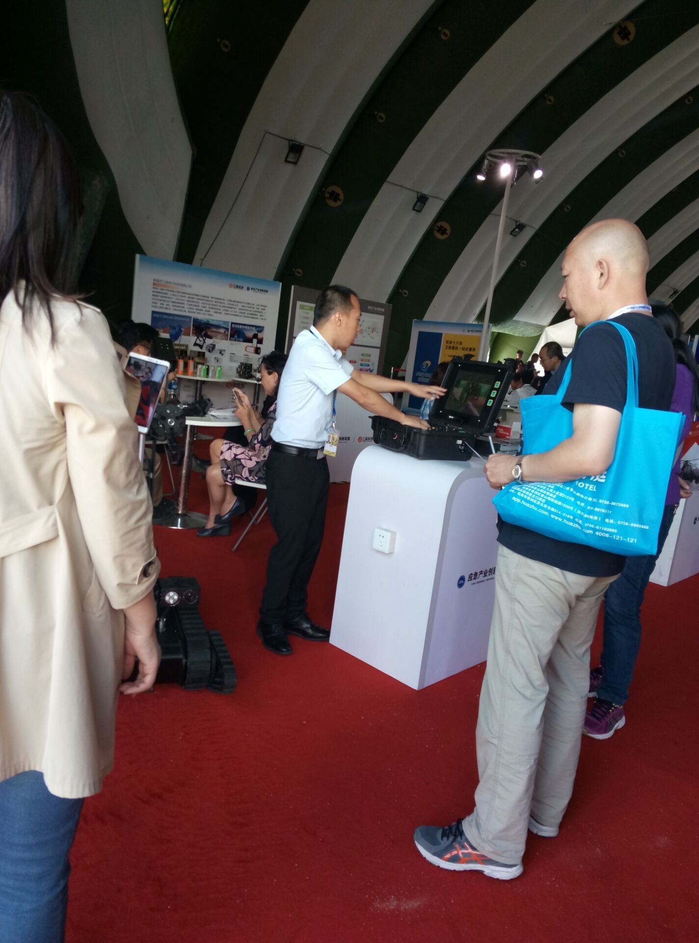 美女的隐藏部位是什么图片