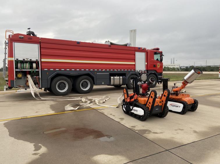 1694398604870156.jpg 5.RXR-MC80BGD 防爆消防灭火侦察机器人2021.9延庆东奥空天地立体联动保障演练1(1).jpg
